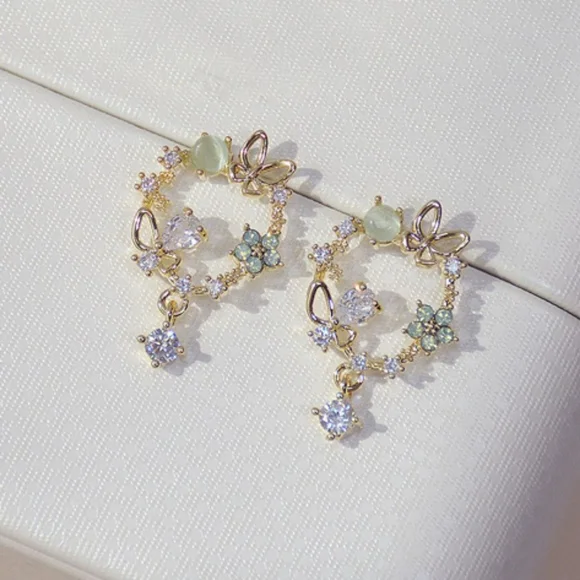 18k gold diamond butterfly earrings - Picture 6 of 8